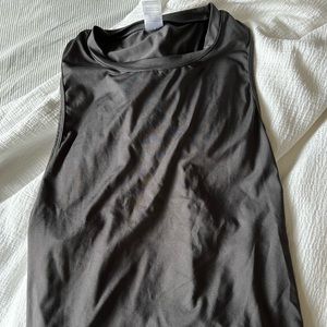 Senita Athletics energy crop top in ash